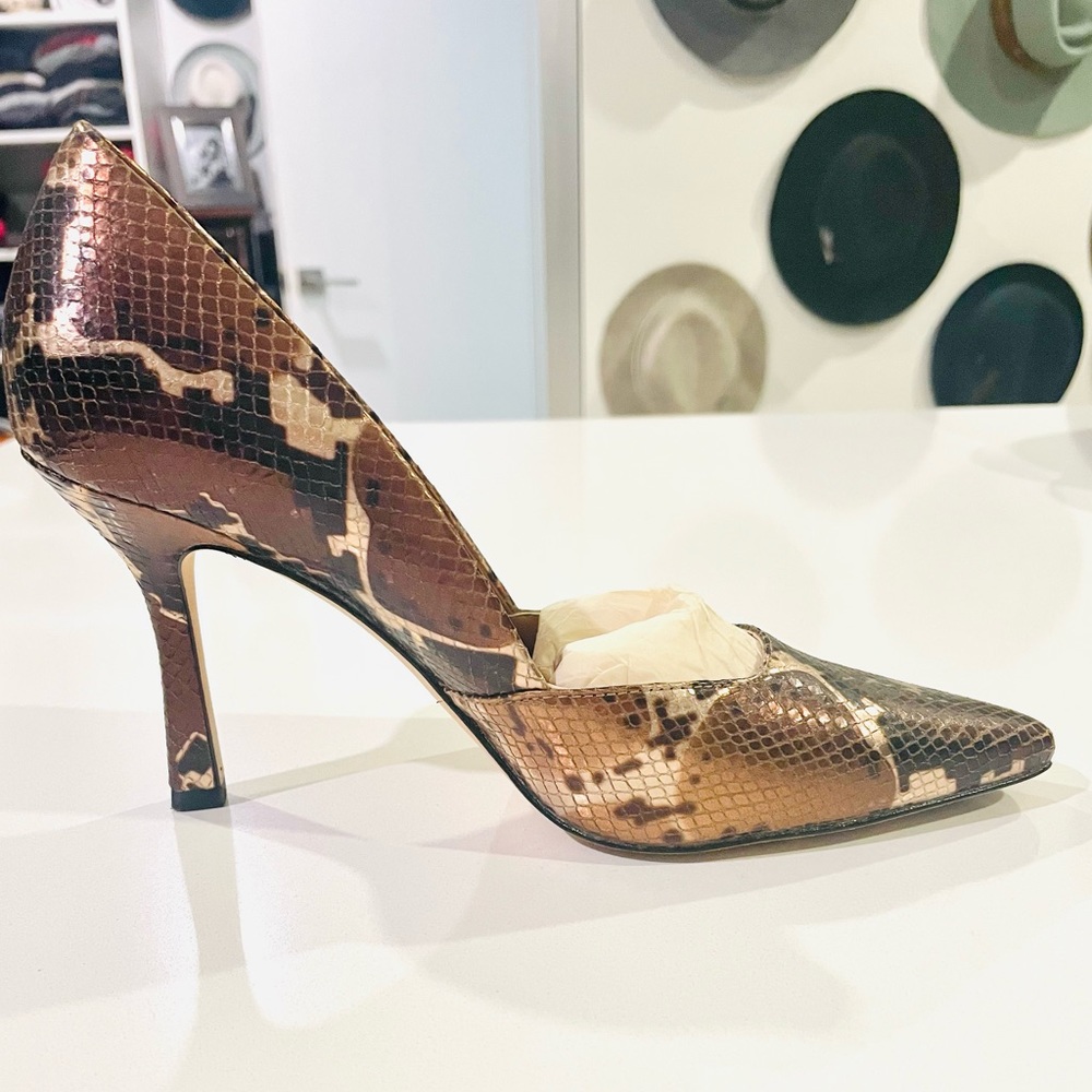 Donald Pliner padded almond toe slip on copper snakeskin pumps - size 6.5